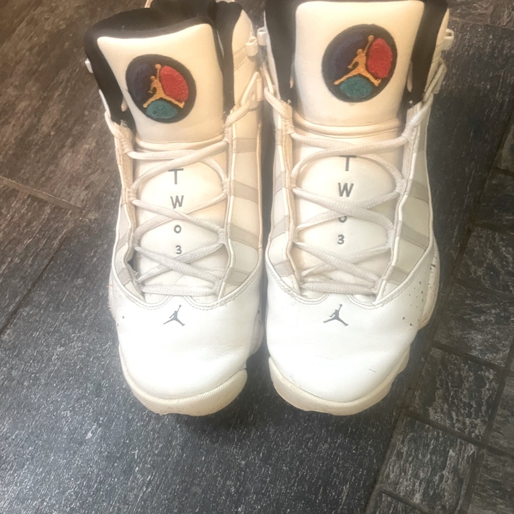 Men’s Jordan 6 rings six 10.5, white/confetti color